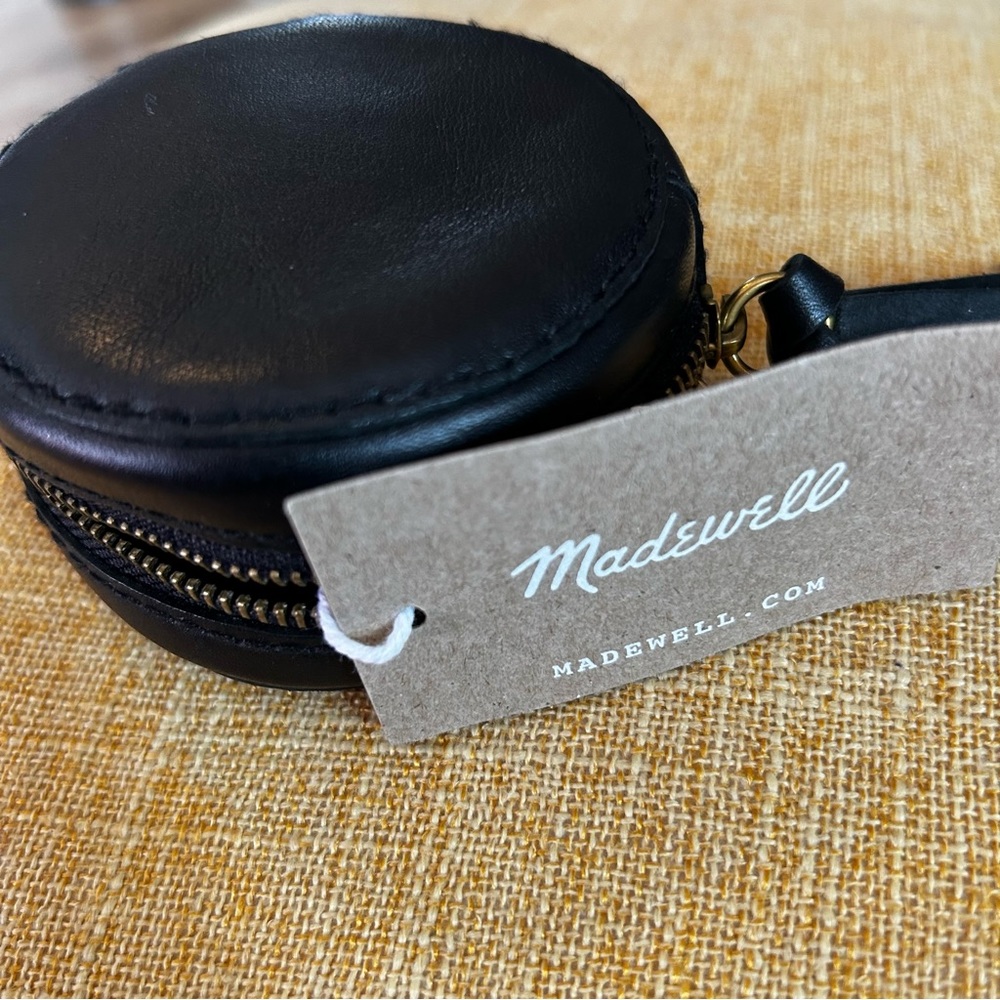 Madewell Ear Bud Circle Zip Pouch Case
- Black -  New with Tag